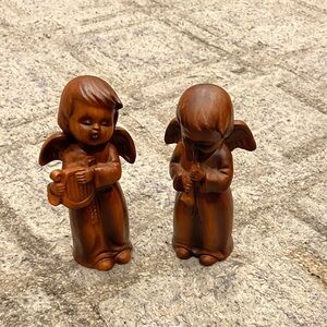 Vintage Pair of Christmas Caroling Angel Figurines Warm Brown imitation wood.
